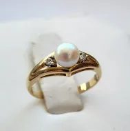Gold Pearl Diamond Ring 14Kt