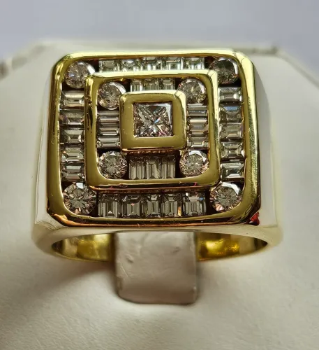 Gent's Gold Diamond Ring 18Kt              